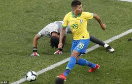 VIDEO: Firmino lại gây sốt với bàn thắng "sút không cần nhìn" vào lưới ĐT Peru