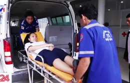 Nghị lực của nữ sinh đi thi THPT Quốc gia bằng xe cứu thương