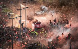 ẢNH: Thành phố Liverpool nhuộm sắc đỏ ngày đón tân vương Champions League