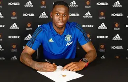 "Trai hư" Man Utd bất ngờ bị... "làm thớt" trong ngày ra mắt Wan-Bissaka