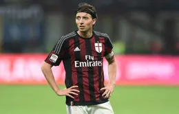 Cựu thủ quân của AC Milan xuống chơi cho đội Serie B