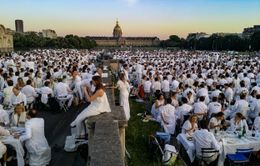 Trên 10.000 người Pháp dự "Bữa tối Trắng" để kết nối cộng đồng