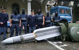 Italy truy quét phong trào phát xít mới, tịch thu nhiều vũ khí, tên lửa