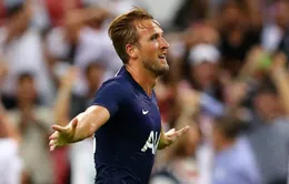 VIDEO: Harry Kane sút tung lưới Juventus từ... giữa sân