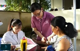 Khám bệnh miễn phí cho 200 phụ nữ nghèo ở Cần Thơ