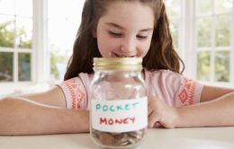 Giáo dục tài chính cho con trẻ tại Anh khi tiền mặt dần lỗi thời