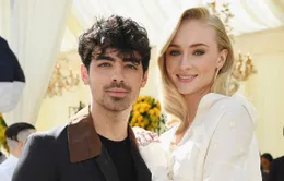 Hé lộ hình ảnh đầu tiên trong lễ cưới của Sophie Turner và Joe Jonas