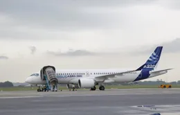 Máy bay Airbus A220-300 đến Việt Nam