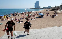 Phát hiện bom ở bãi biển Barcelona