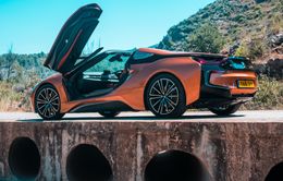 Lộ diện hình ảnh BMW i8 "thoát xác" với hình hài mới, sắc sảo không ngờ