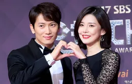 Ji Sung xúc động khi vợ Lee Bo Young ủng hộ phim mới