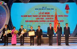 Bệnh viện Nội tiết Trung ương đón nhận Huân chương Lao động hạng Nhất