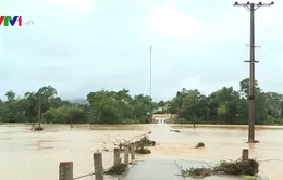 Hàng trăm trường học ở Hà Tĩnh hoãn khai giảng do mưa lũ