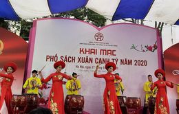 Người dân Hà Nội "trẩy hội" Phố Sách Xuân Canh Tý 2020