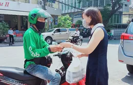 Muôn kiểu “bom hàng” làm khổ shipper