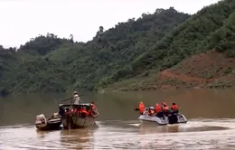 Sạt lở Rào Trăng 3: Tổng lực tìm kiếm các nạn nhân bằng đường thủy