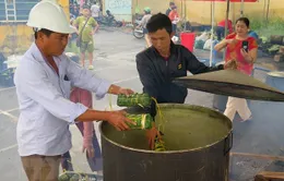 Thêm hơn 100 tỷ đồng và nhiều hiện vật ủng hộ người dân vùng "rốn lũ"