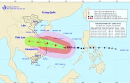 Bão số 9 có thể thổi bay cả người đi bộ