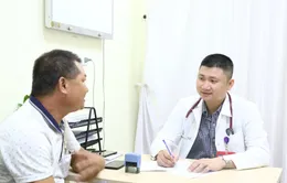 Điều trị suy tĩnh mạch nông chi dưới thế nào?
