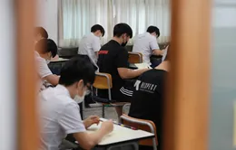 Hàn Quốc kêu gọi người dân "tạm ngưng" tụ tập trước kỳ thi đại học