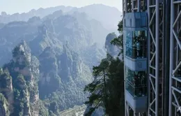 “Nghẹt thở” với thang máy cao nhất thế giới bên vách đá 300m