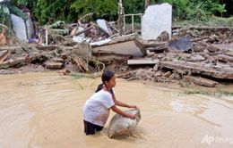 Lũ lụt ở Indonesia, nhiều người thiệt mạng, hàng chục nghìn ngôi nhà chìm trong nước