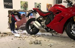 Khoan tường đánh cắp Ducati Panigale V4R, tên trộm bỏ lỡ Desmosedici RR bàn giới hạn