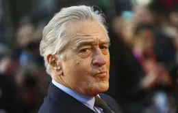 Robert De Niro: "Chúng ta cần ở nhà!"