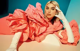 Dua Lipa khoe vẻ sexy trên Vogue