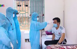 Những bác sĩ nơi tuyến đầu điều trị COVID-19