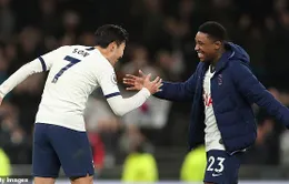 Tottenham cho phép các cầu thủ rời nước Anh