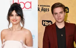 Selena Gomez bất ngờ tiết lộ về nụ hôn đầu đời