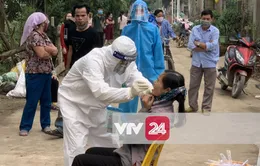 Hà Nội: Test nhanh COVID-19 lần 1 trên địa bàn toàn thôn Hạ Lôi, xã Mê Linh