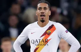 AS Roma chịu "bó tay", Smalling trở lại Man Utd