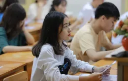 Cà Mau - Địa phương đầu tiên cho học sinh lớp 9 và 12 đi học lại