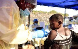 Bệnh nhân Ebola bỏ trốn, làm bùng nỗi lo dịch tiếp tục lây lan