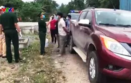 Bắt giữ xe ô tô chở người vượt biên trốn cách ly
