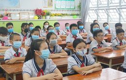 Giáo viên không được ép buộc học sinh học thêm để thu tiền