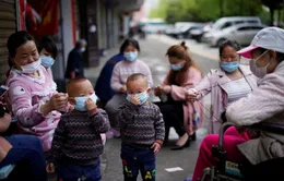 Đeo khẩu trang gây nguy hiểm cho trẻ dưới 2 tuổi