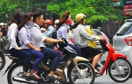 Báo động tình trạng học sinh đi xe máy vi phạm pháp luật, tiềm ẩn nguy cơ gây tai nạn chết người