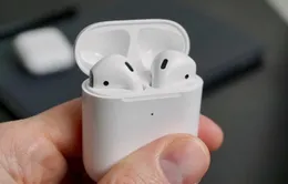 Mạng xã hội "buôn" gì: Bong bóng hoa lan hay tai nghe Airpods bị nổ?