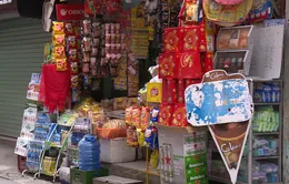 Vì sao tiệm tạp hoá truyền thống vẫn "sống khoẻ" trong thời hiện đại?