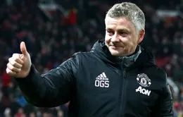 Solskjaer châm chọc Mourinho sau vận may tại vòng 3 Ngoại hạng Anh