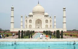 Taj Mahal mở cửa bất chấp số ca nhiễm COVID-19 tăng mạnh