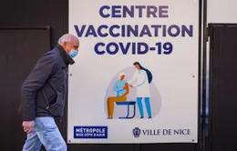 Pháp thiếu vaccine, người dân không thể đặt hẹn tiêm chủng