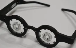 Nhật Bản chế tạo ‘kính thông minh’ có thể điều trị cận thị