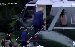 Tổng thống Mỹ đưa trẻ em tham quan chuyên cơ của tổng thống