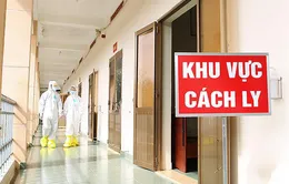 Đón con trai đang cách ly tập trung về nhà "làm vía", Bí thư xã bị đình chỉ công tác