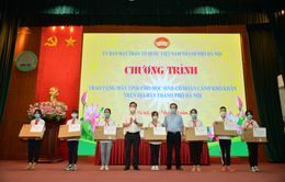 Hà Nội: Đã trao tặng hơn 2.000 máy tính, điện thoại cho học sinh học trực tuyến