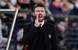 Michael Carrick tặng chiến thắng cho Solskjaer